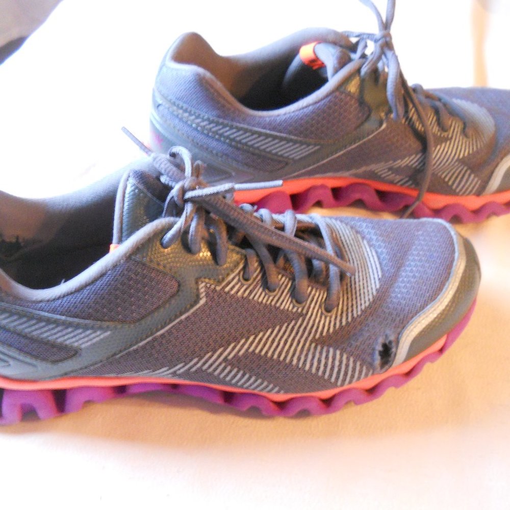 Reebok Wmn's Finlite Wavy Sole Running Shoes, sz 9